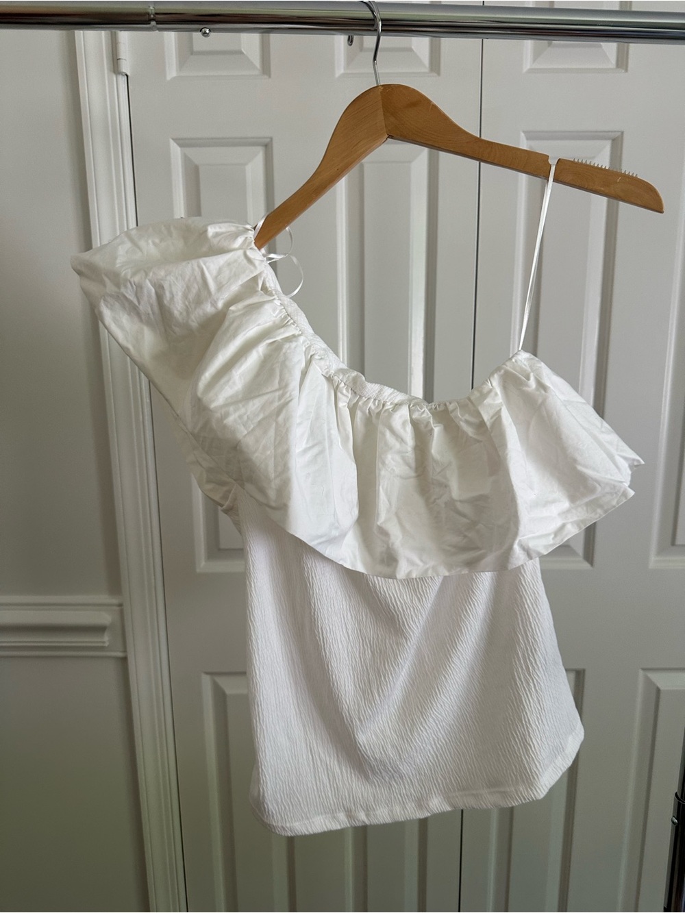Who What Wear White One-Shoulder Ruffle Tank Top NWT
